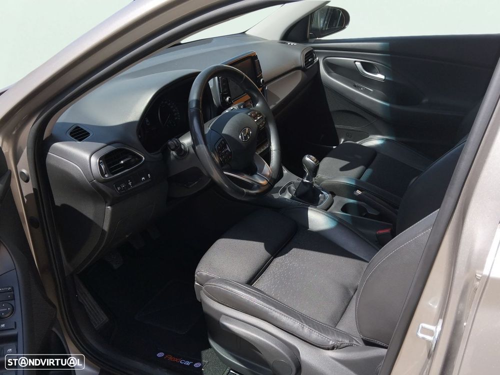 Hyundai i30 Fastback - 10