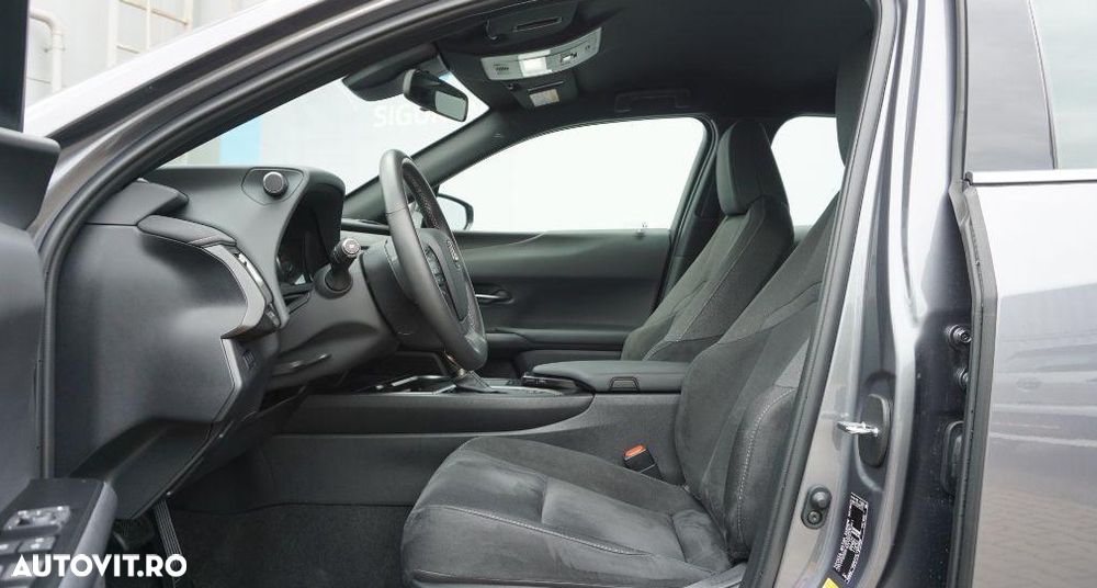 Lexus UX 250h FWD Business - 8