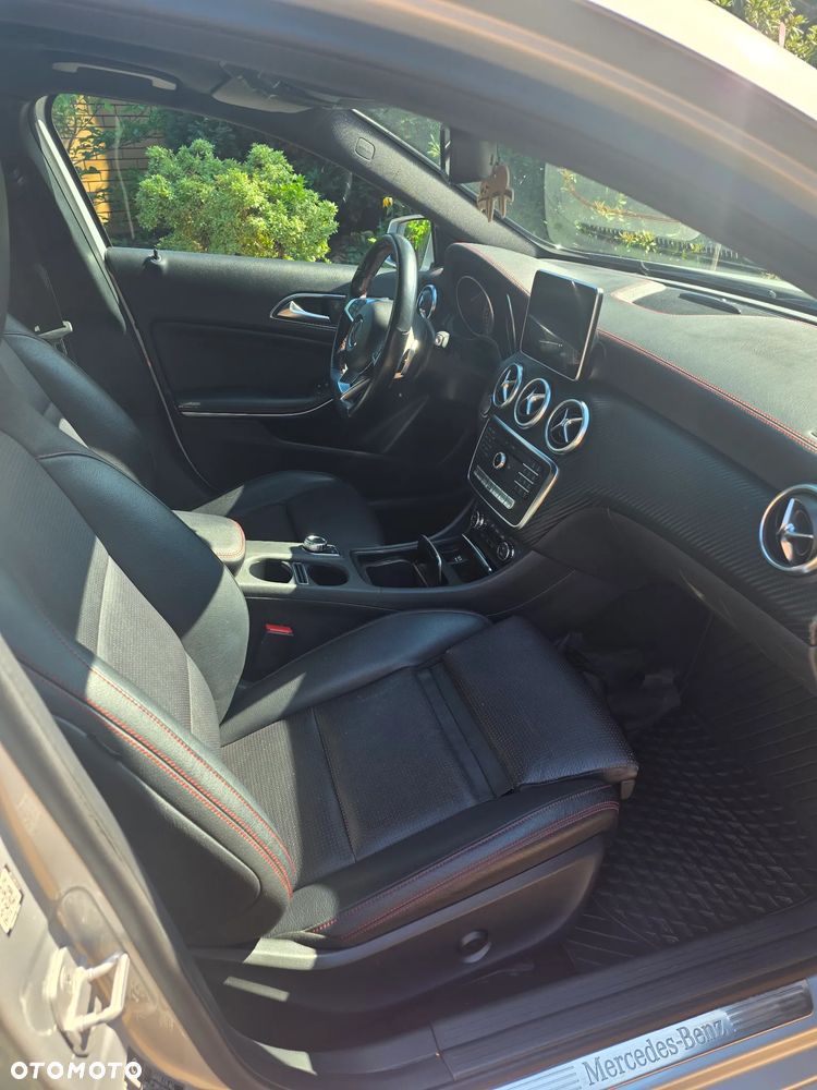 Mercedes-Benz Klasa A 220 4-Matic AMG Line - 8