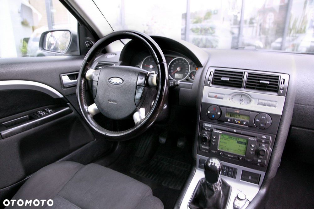 Ford Mondeo 2.0 TDCi Ghia - 9