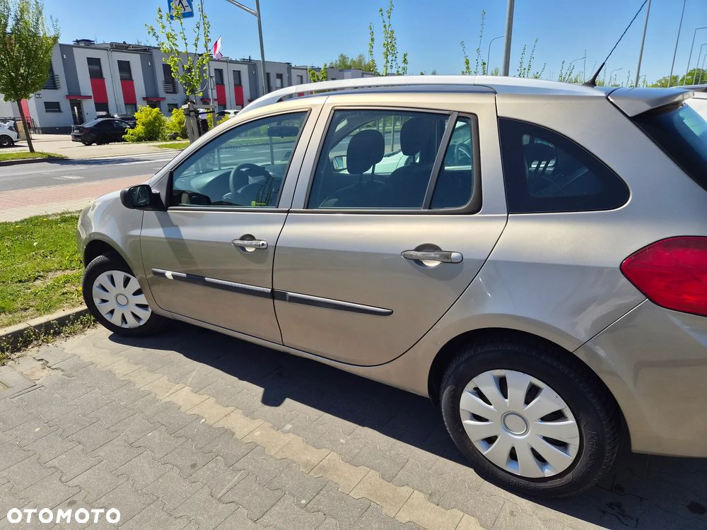 Renault Clio - 10