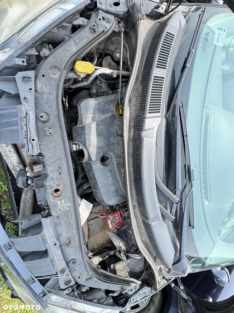 Renault Scenic 2008 poj. 1.5 DCi 106 KM - samochód cały na części - 13