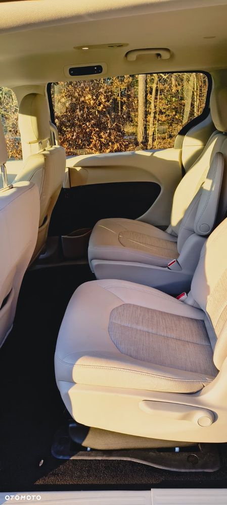 Chrysler Pacifica - 14