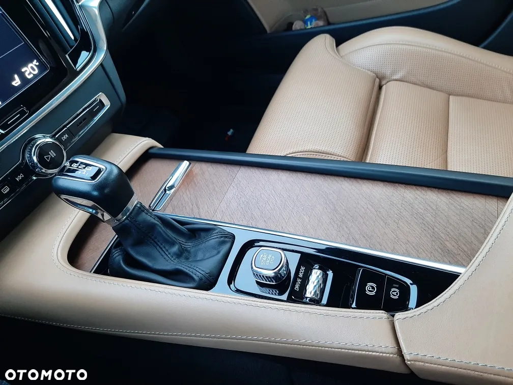 Volvo S90 D4 Inscription - 22