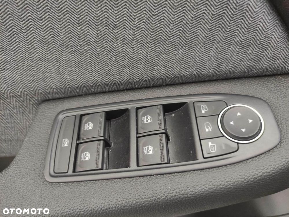 Renault Clio 1.0 TCe Techno - 19