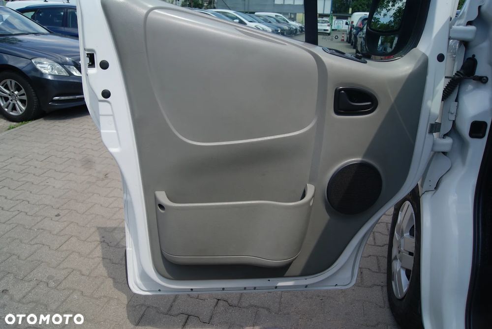 Renault Trafic - 25