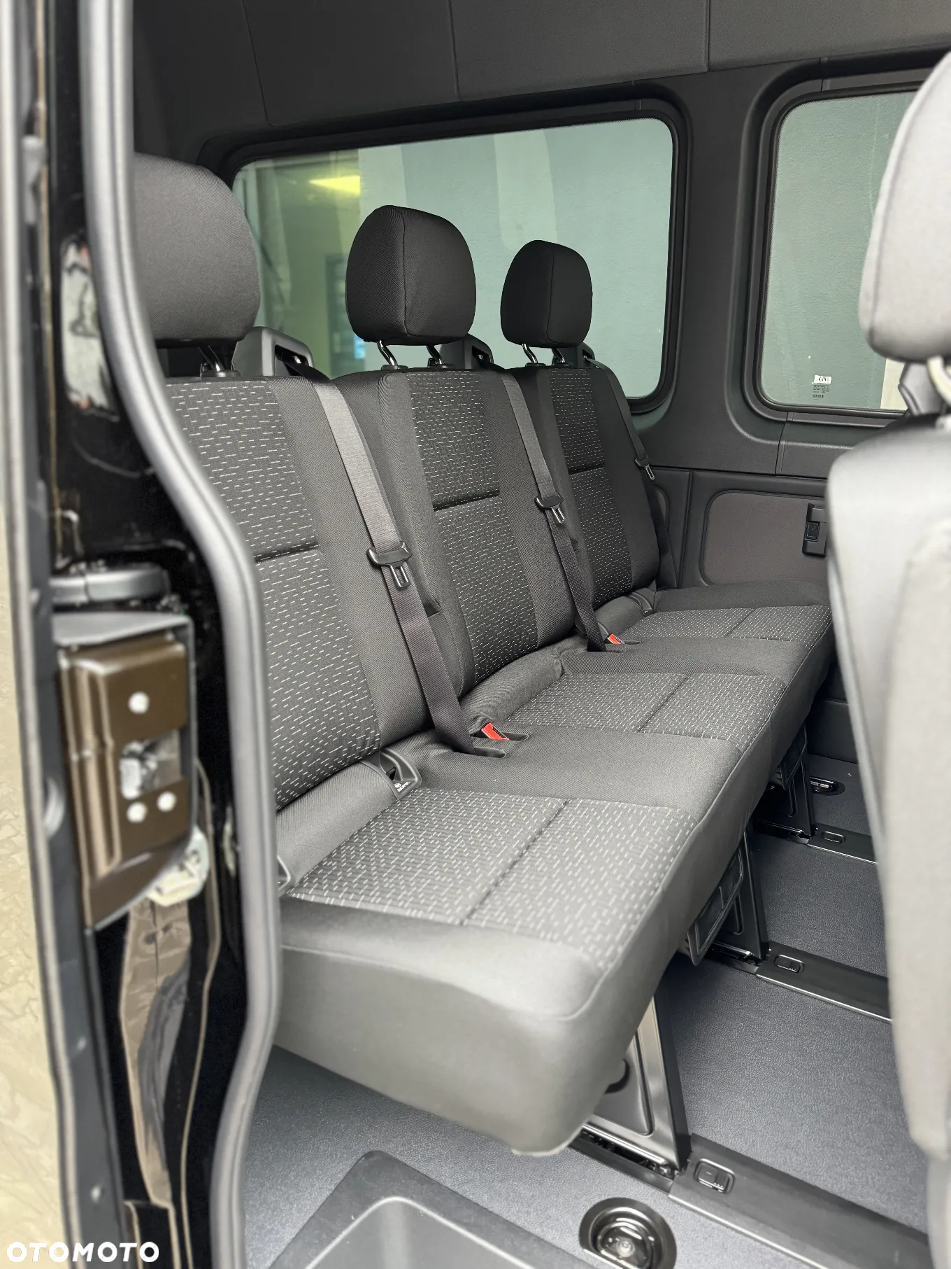Mercedes-Benz Sprinter - 25