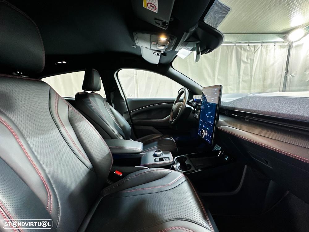 Ford Mustang Mach-E AWD PREMIUM - 28