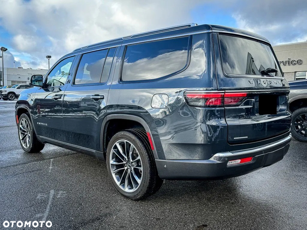 Jeep Wagoneer - 4