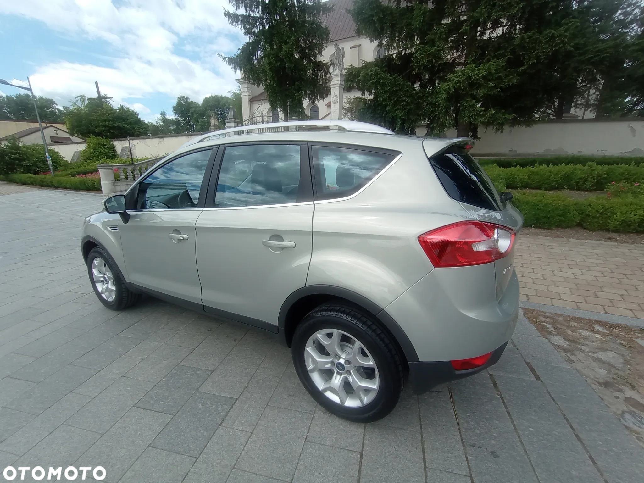 Ford Kuga 2.0 TDCi 4x4 Titanium - 4
