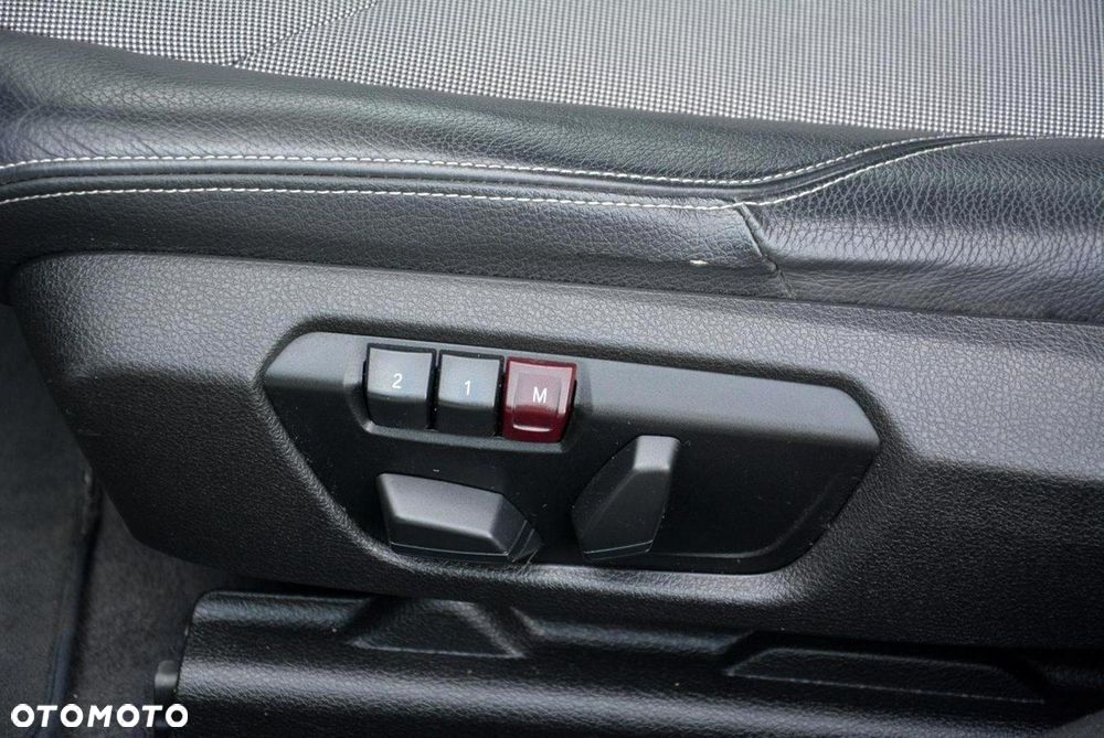 BMW Seria 1 125i Sport-Aut Urban Line - 30