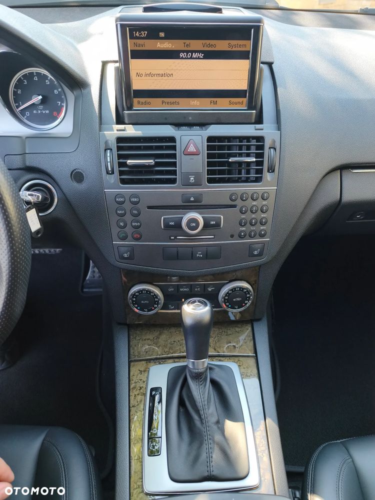 Mercedes-Benz Klasa C 63 AMG - 35