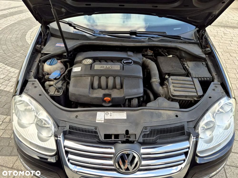 Volkswagen Golf - 32