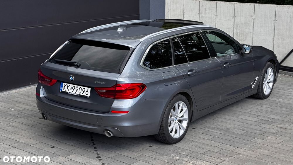 BMW Seria 5 520i - 10
