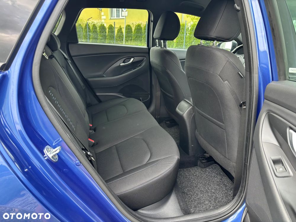 Hyundai i30 blue Kombi 1.6 CRDi Passion - 9
