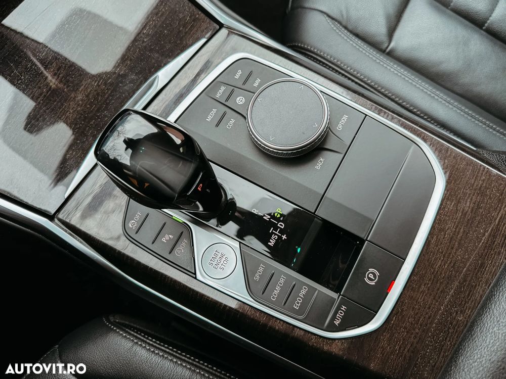 BMW Seria 3 320i AT - 10