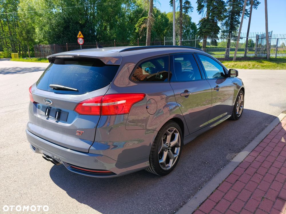 Ford Focus 2.0 EcoBoost ST mit Leder-Exclusiv-Paket - 8