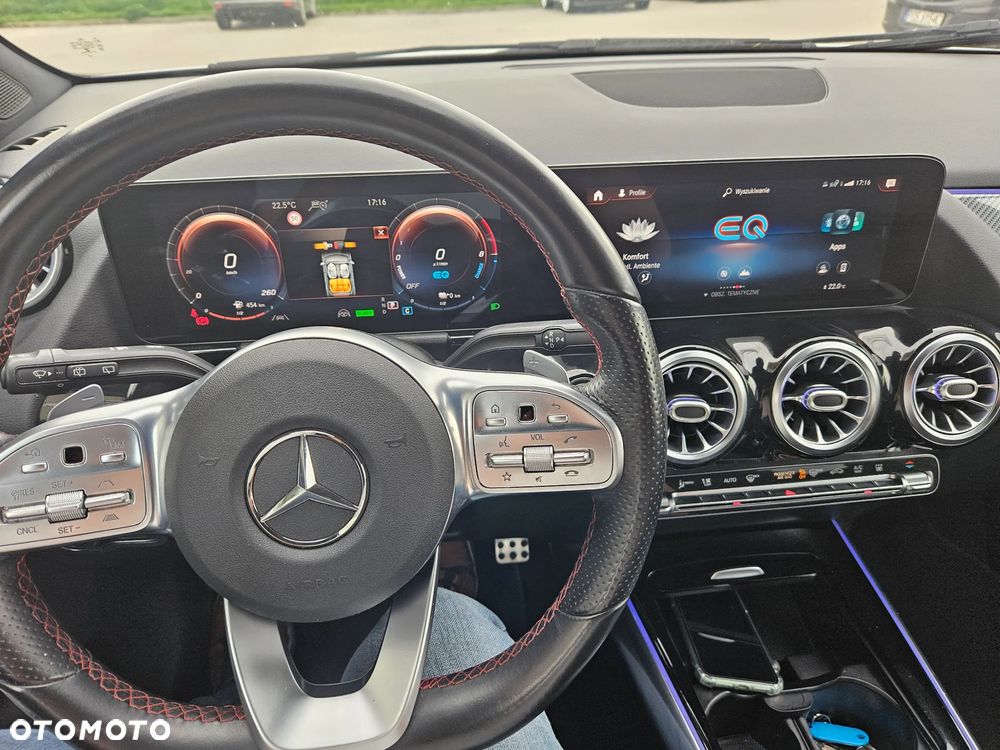 Mercedes-Benz GLA - 16