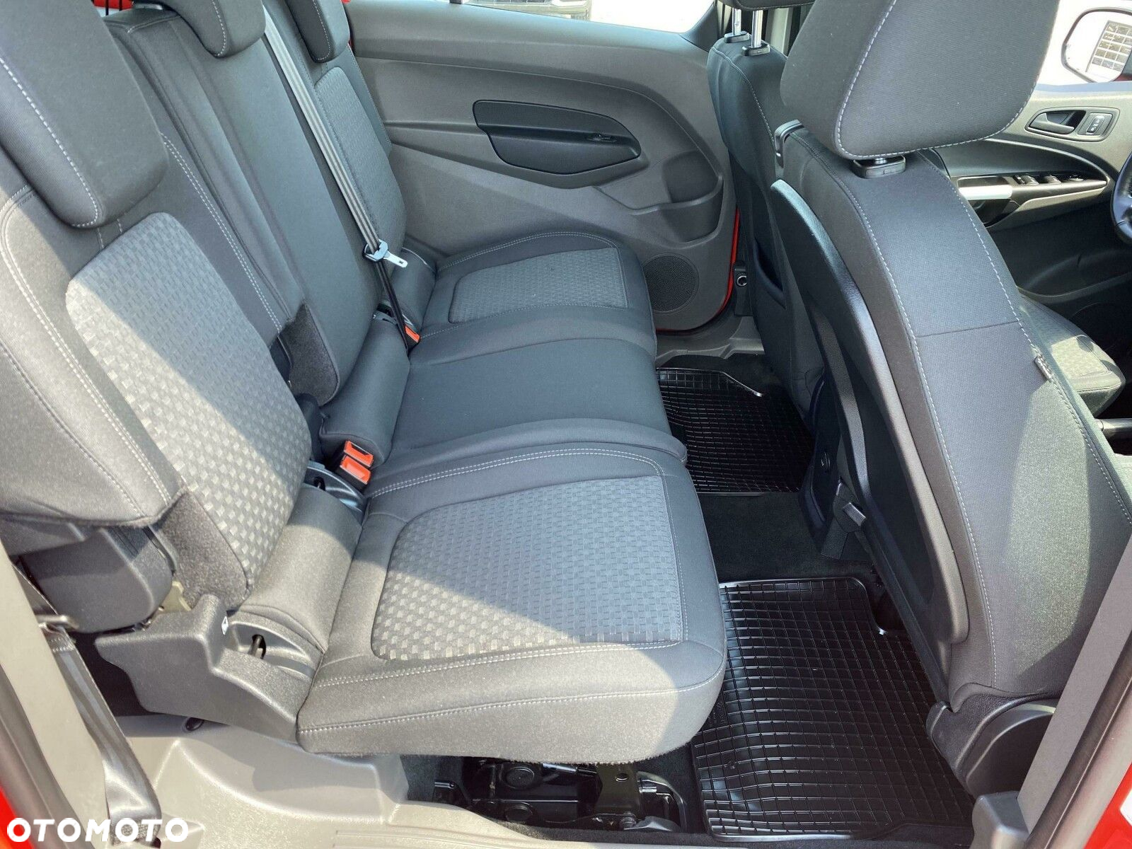 Ford Transit Connect - 14