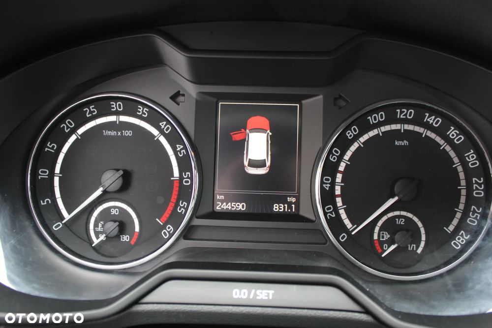 Skoda Octavia 2.0 TDI RS - 35