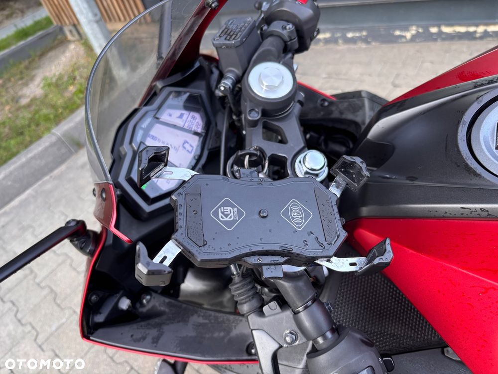 Yamaha YZF - 9