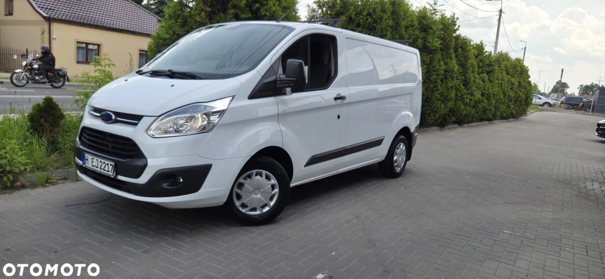 Ford TRANSIT CUSTOM - 24