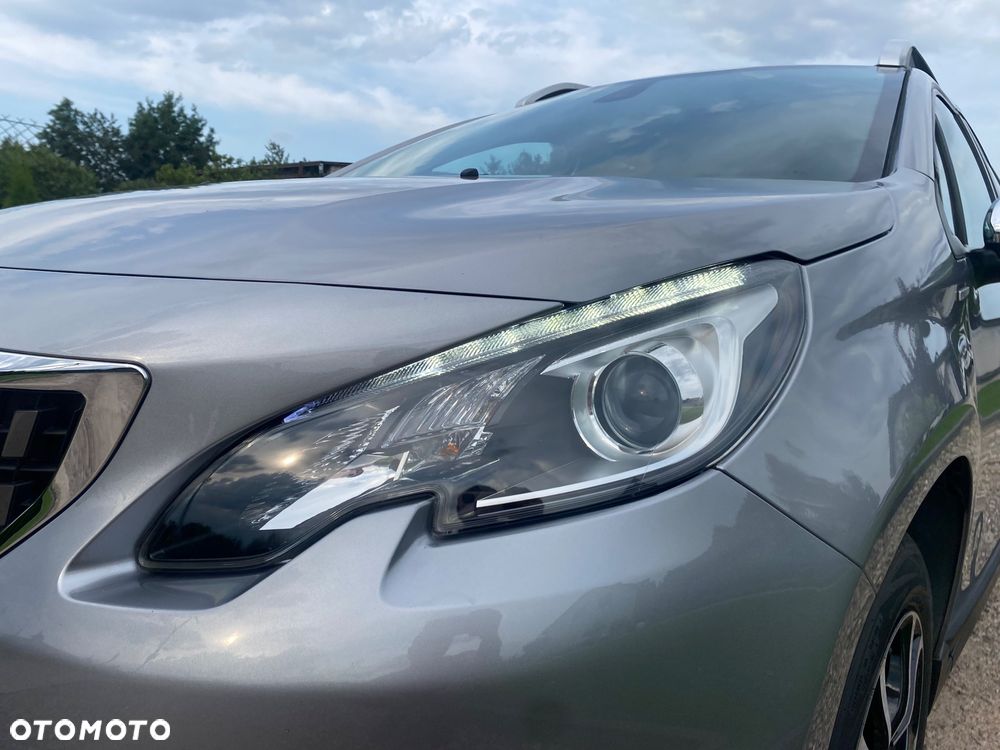 Peugeot 2008 1.5 BlueHDi Allure S&S - 10