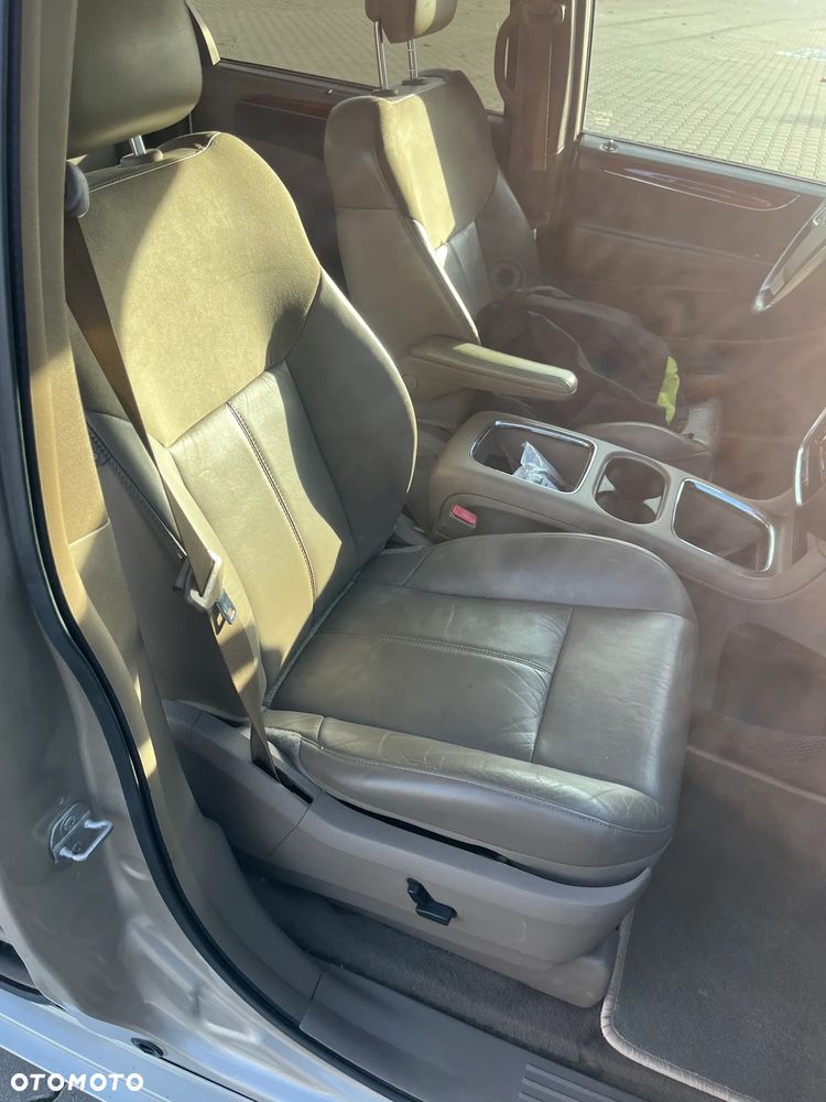 Chrysler Town & Country 3.6 Limited - 12
