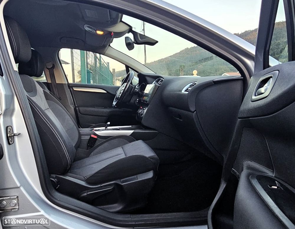 Citroën C4 e-HDi 110 EGS6 Stop/Start System Selection - 15