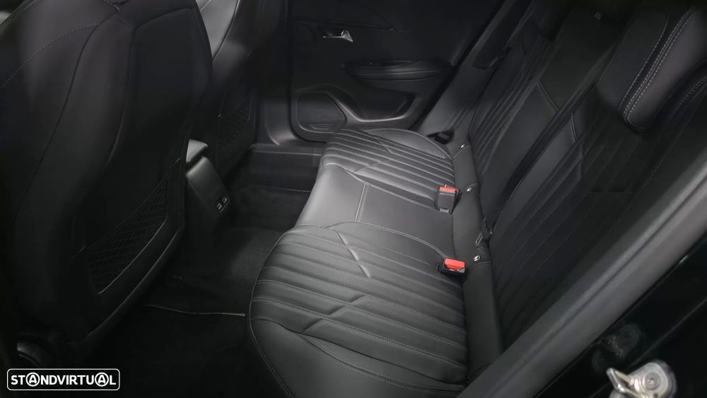 Peugeot e-2008 50 kWh GT Pack - 23