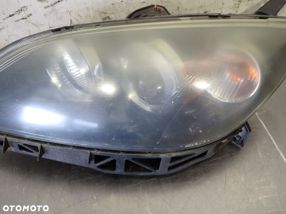 LAMPA LEWA PRZEDNIA MAZDA 3 - 3