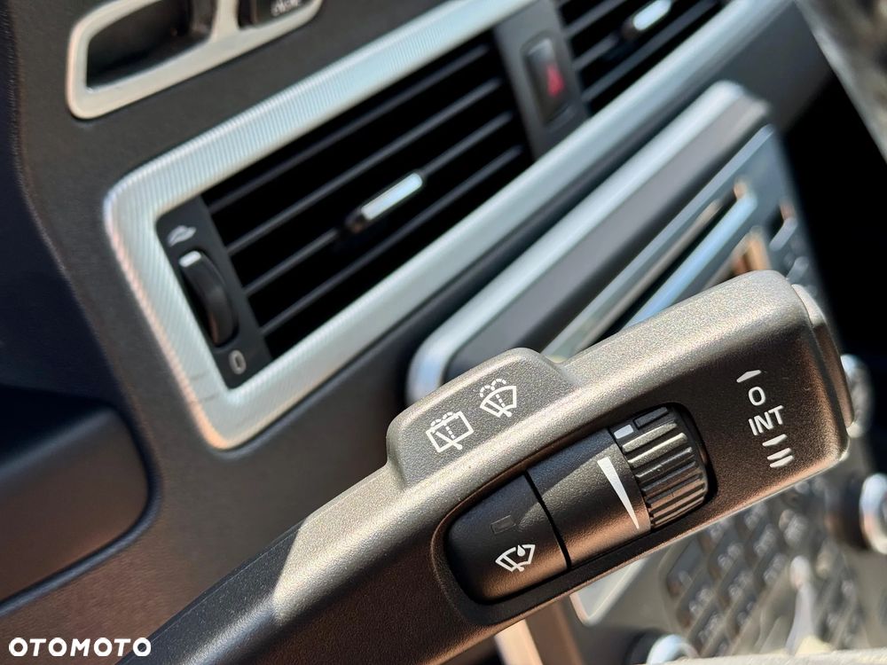 Volvo V70 2.5T R-Design Summum - 22