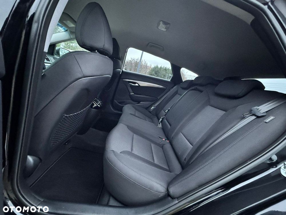 Hyundai i40 1.7 CRDi Comfort + - 23