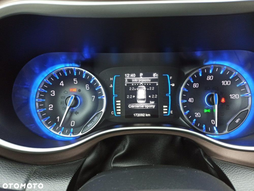 Chrysler Pacifica - 25