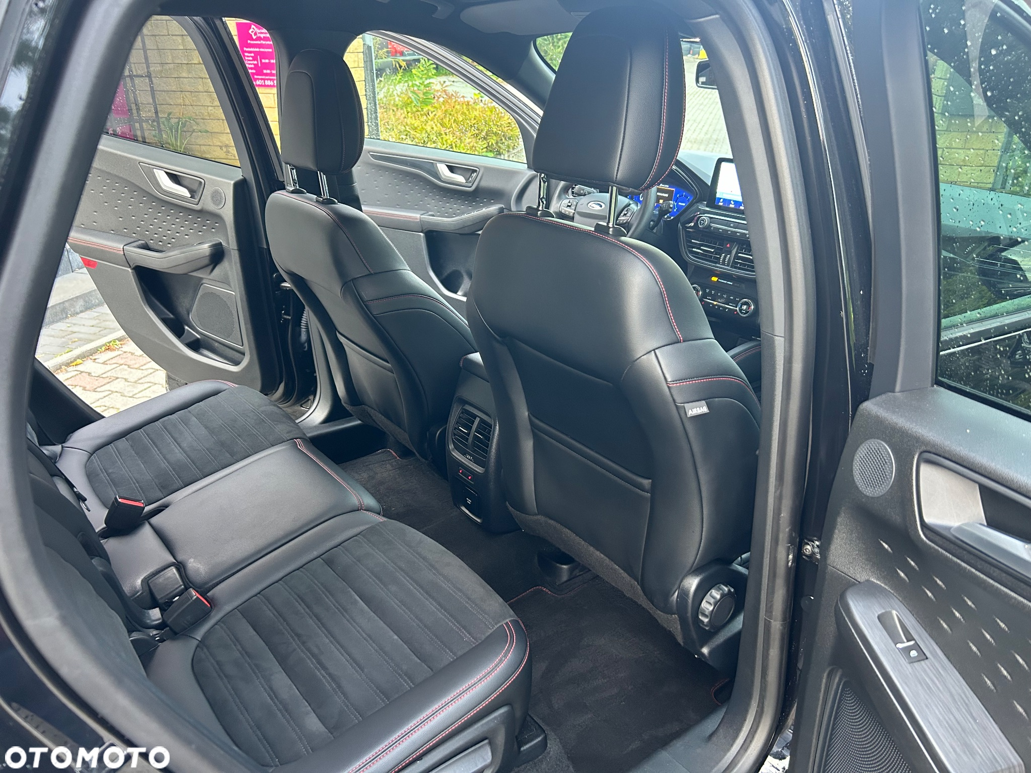 Ford Kuga 2.0 EcoBlue Hybrid ST-LINE X - 24