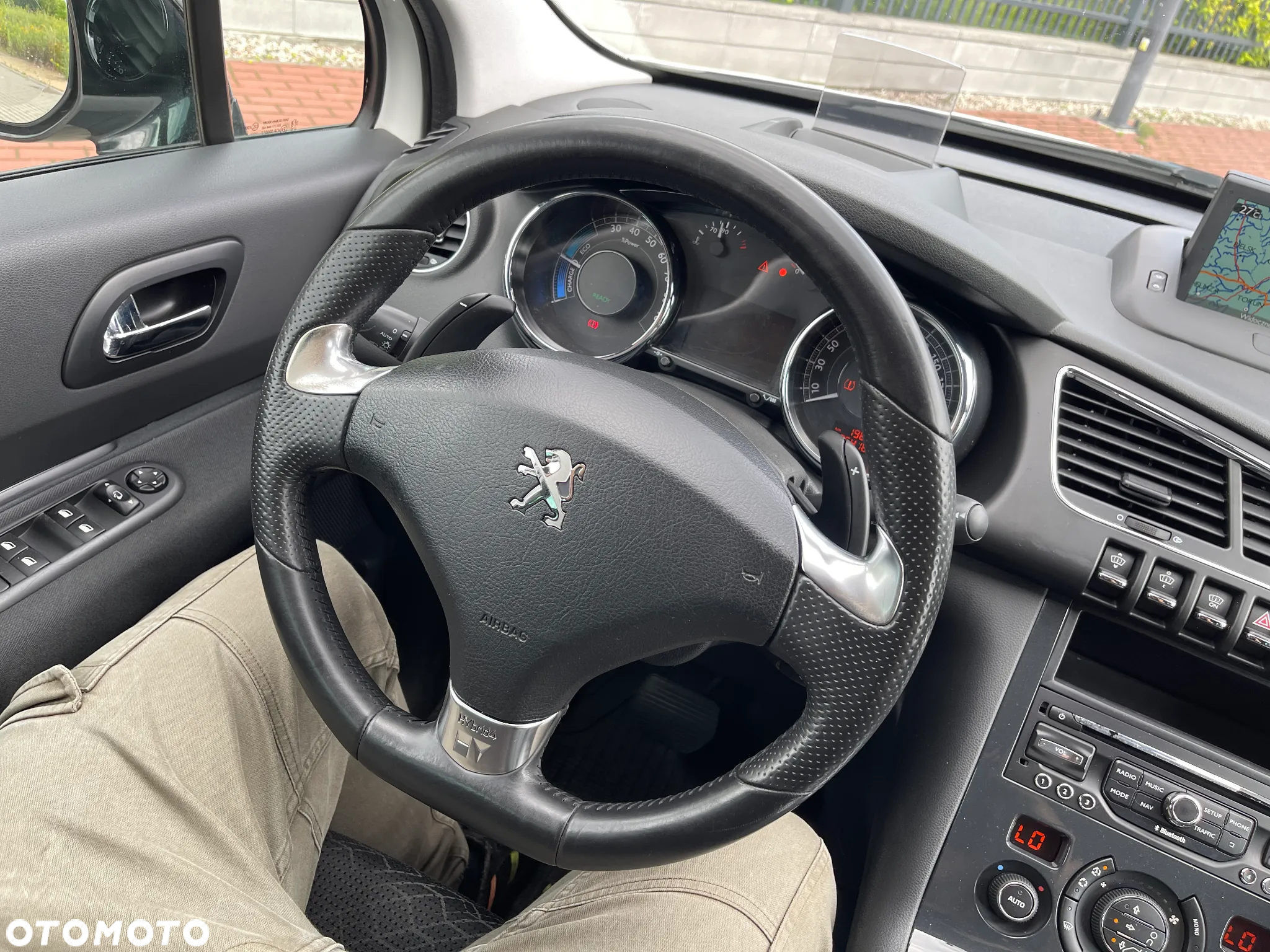 Peugeot 3008 Hybrid4 - 13