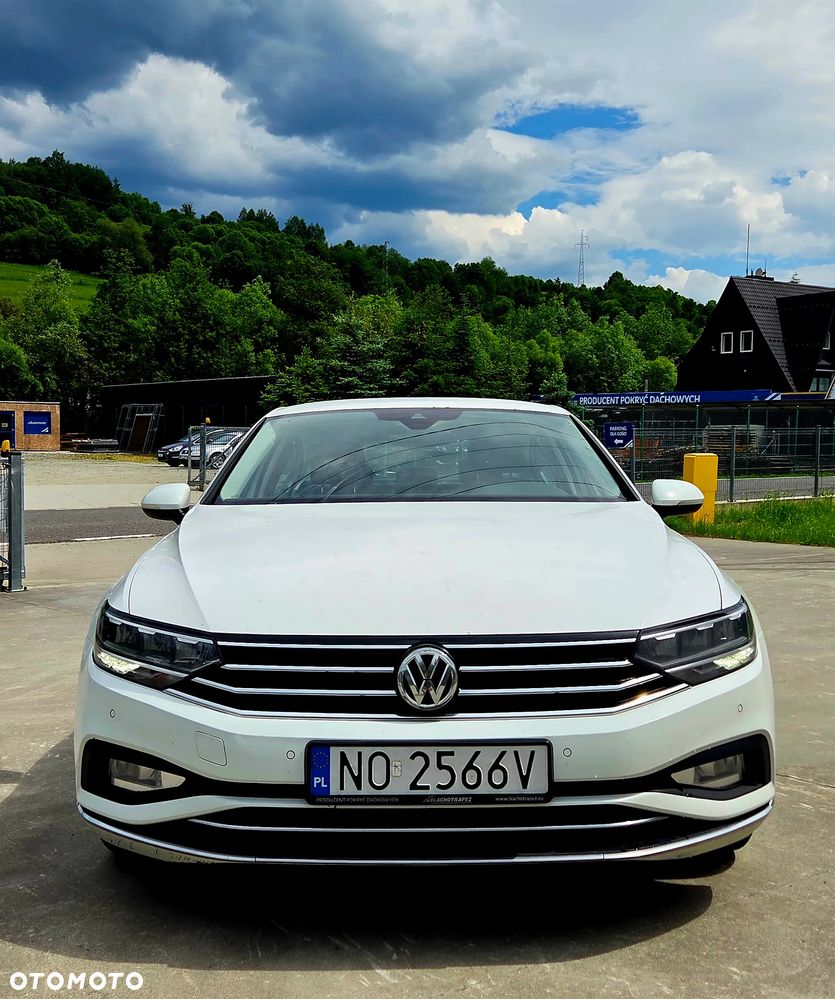 Volkswagen Passat - 2