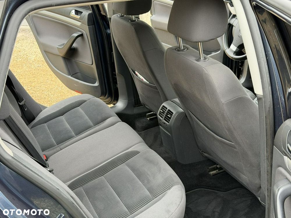 Volkswagen Golf - 16