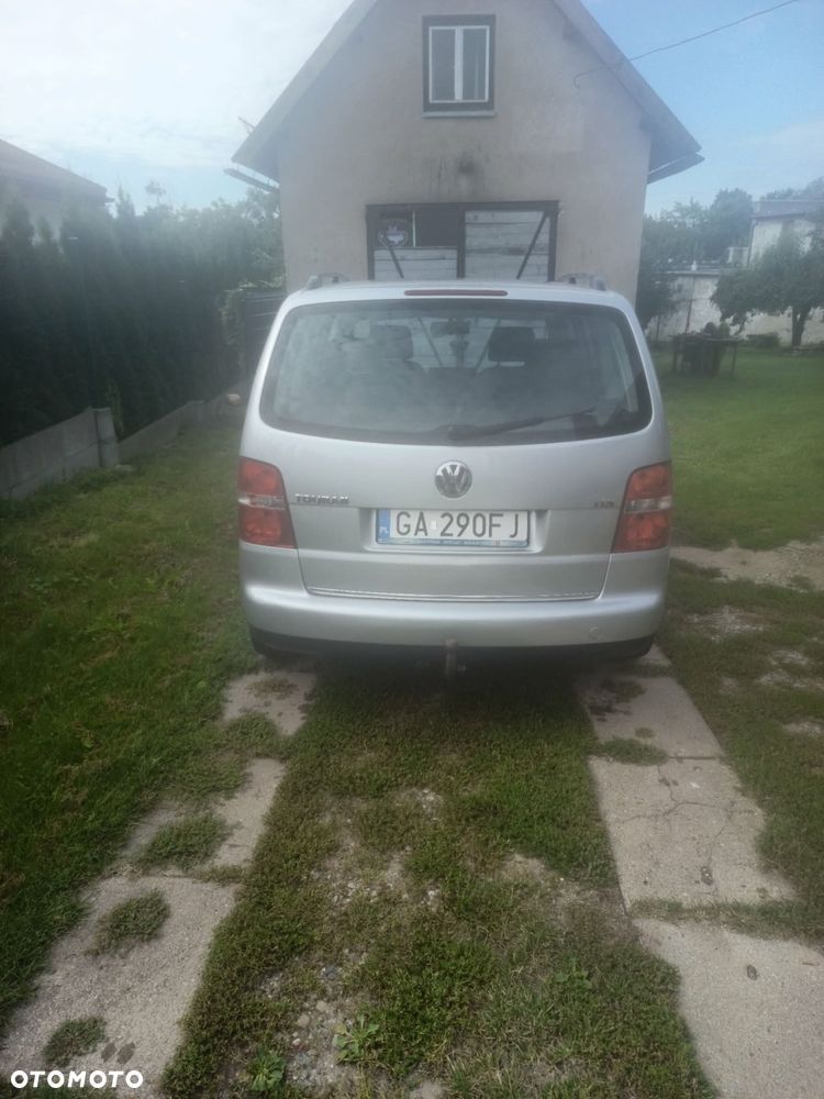 Volkswagen Touran 1.9 TDI Conceptline - 8