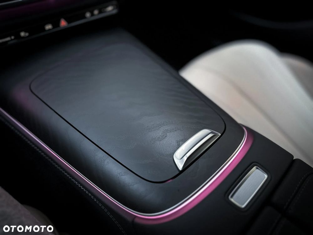 Mercedes-Benz Klasa E 220 d mHEV 4-Matic AMG 9G-Tronic - 28