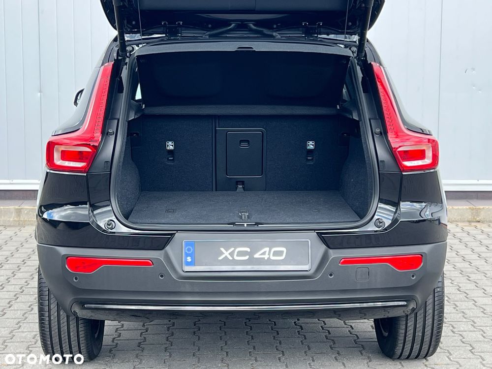 Volvo XC 40 B4 AWD Ultimate Dark - 17