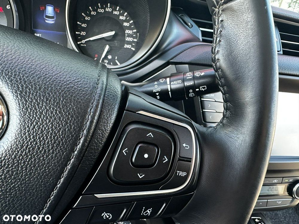 Toyota Avensis 1.8 Premium - 23