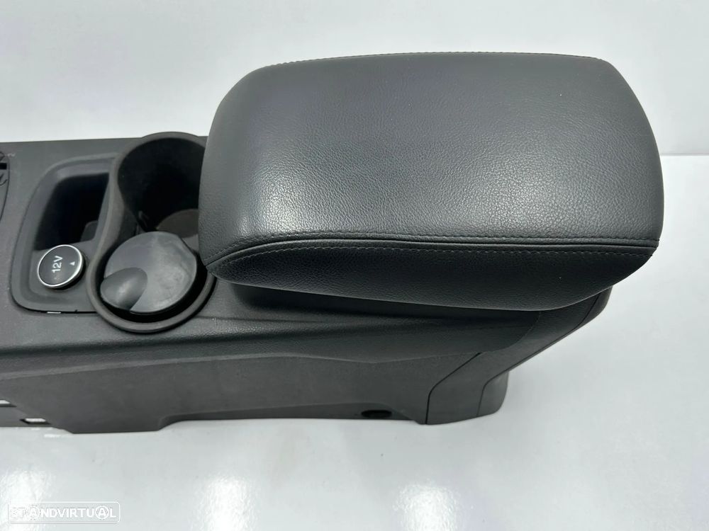 Apoio Braço / Consola Central - Ford Focus III (2013) - 4