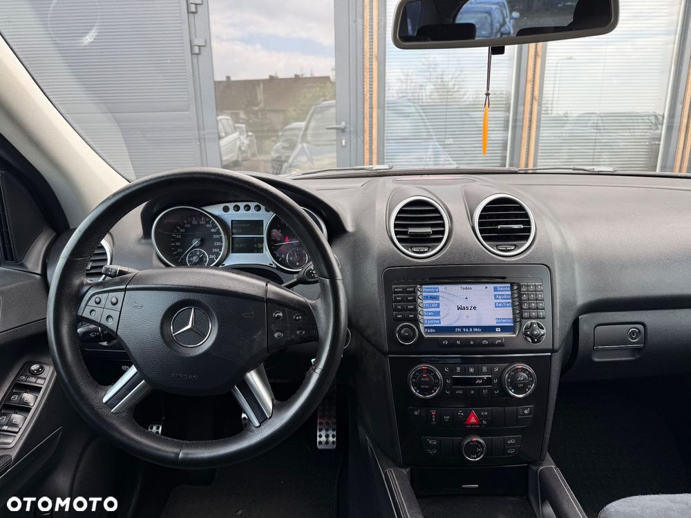 Mercedes-Benz ML 320 CDI 4Matic 7G-TRONIC Edition 10 - 15