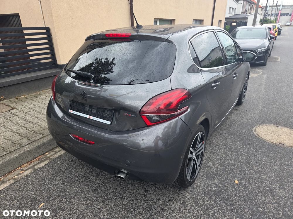 Peugeot 208 - 6