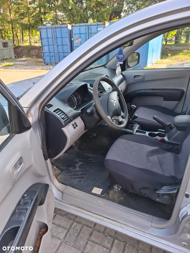 Mitsubishi L200 2.5 DID DC Intense - 10