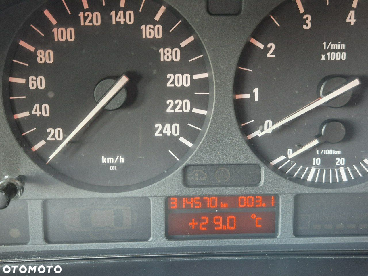 BMW Seria 5 523i - 22