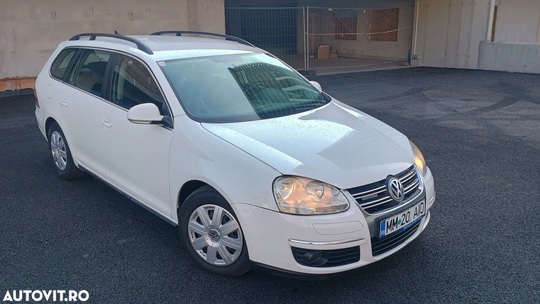 Volkswagen Golf 1.9 TDI BlueMotion Comfortline - 2