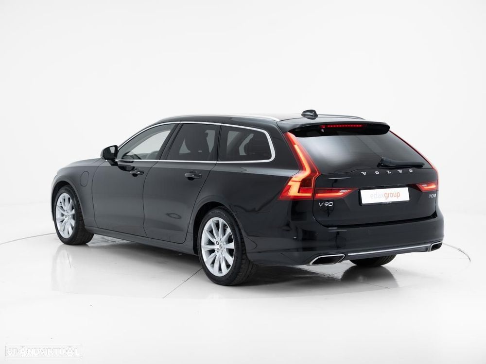 Volvo V90 2.0 T8 Momentum AWD Geartronic - 5
