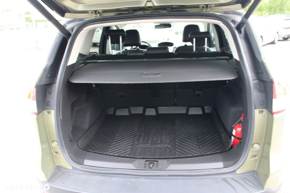 Ford Kuga - 11